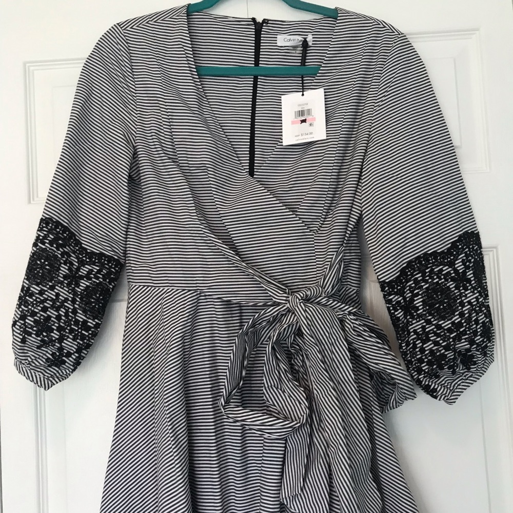 CALVIN KLEIN - navy striped wrap dress